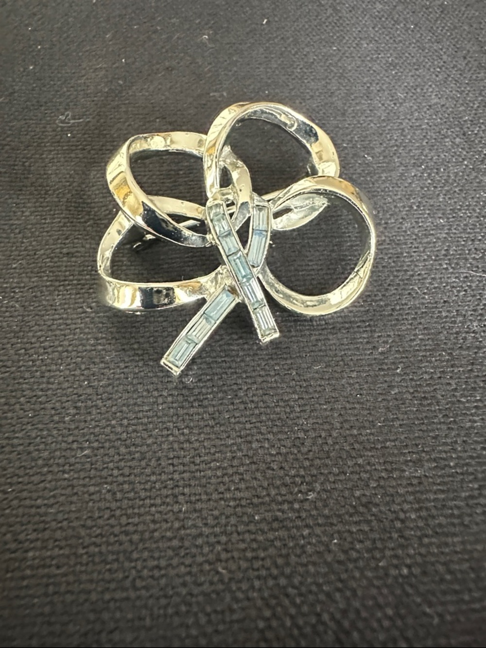 Silver-Tone Blue Baguette Ribbon Brooch - Unbranded - Picture 4 of 4